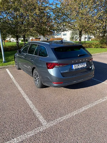 Skoda Octavia 2021 photo 3