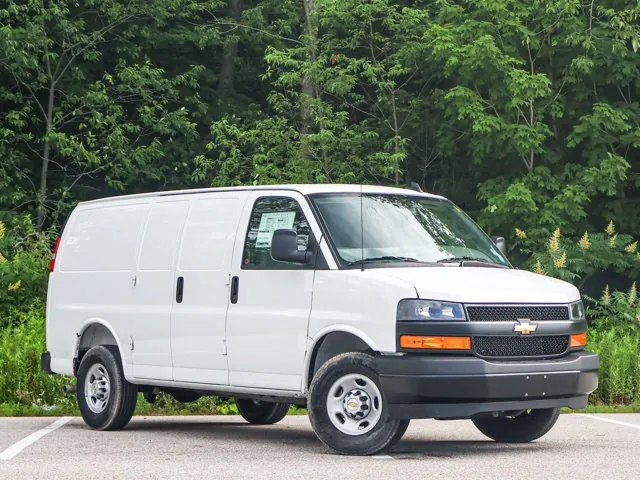 Chevrolet Express 2025 photo 2