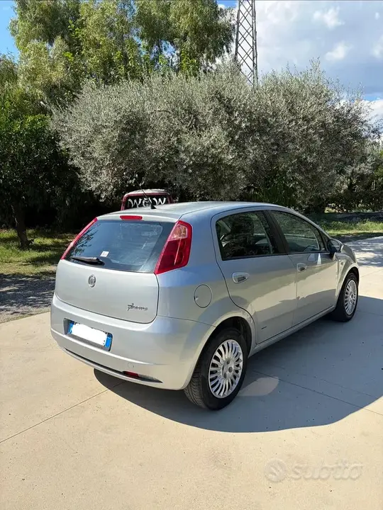 Fiat Grande Punto 2008 photo 4