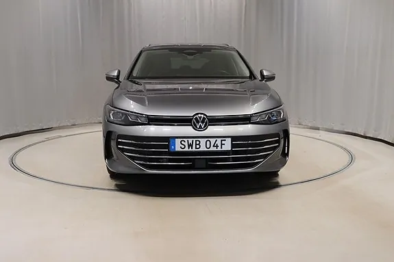 Volkswagen Passat 2025 photo 2