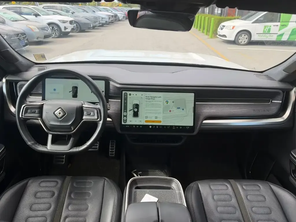 Rivian R1S 2023 photo 4