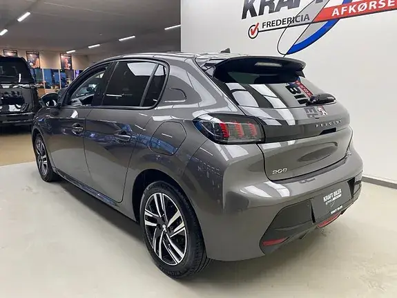 Peugeot 208 2023 photo 3