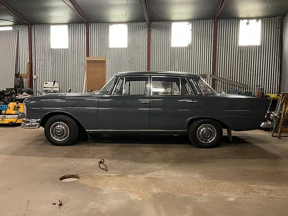 Mercedes-Benz 220 1963 photo 3