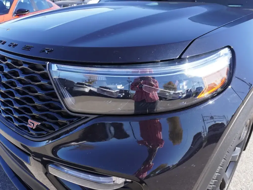 Ford Explorer 2023 photo 2