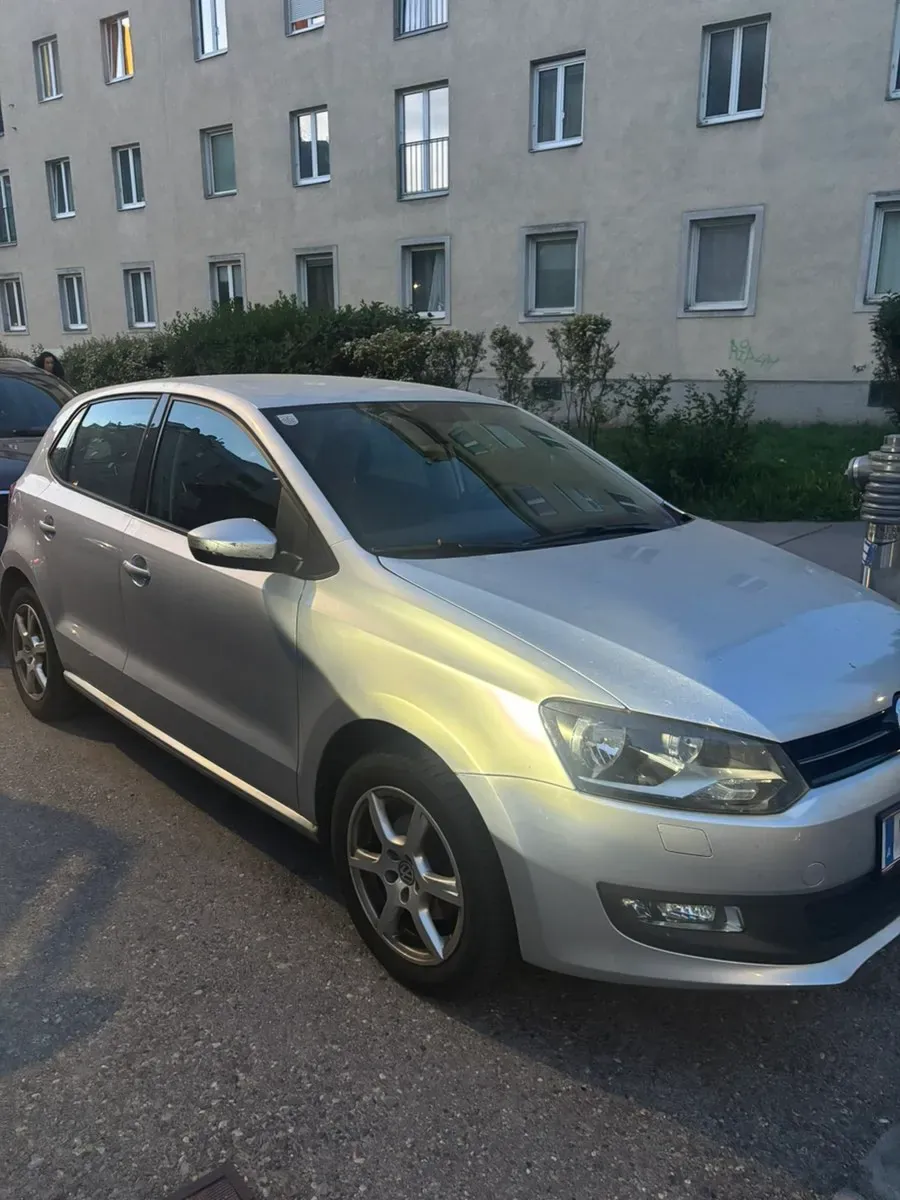 Volkswagen Polo 2011 photo 2