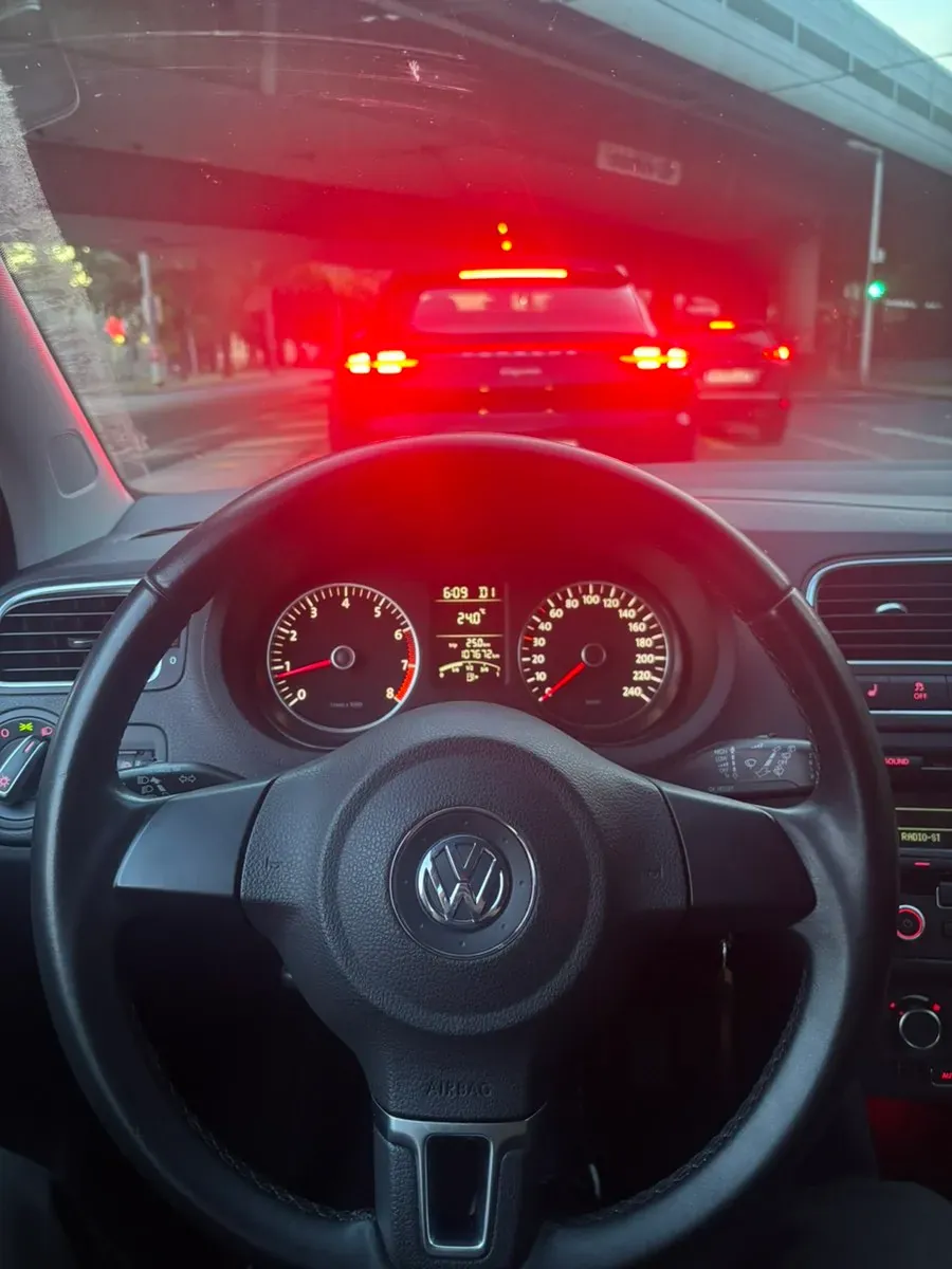 Volkswagen Polo 2011 photo 3