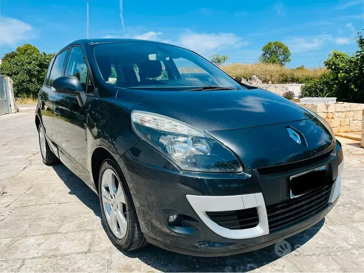 Renault Scenic 2010 photo 2