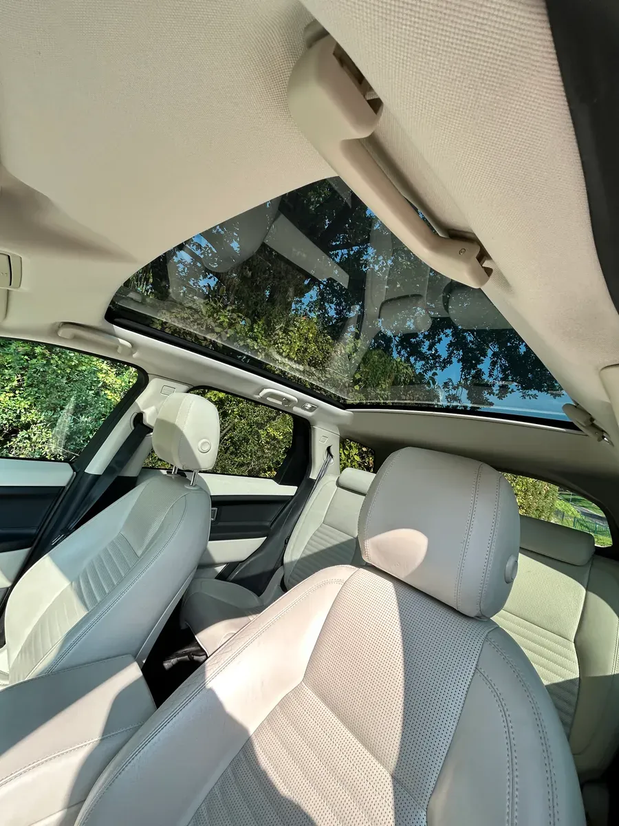 Land Rover Discovery Sport 2015 photo 2