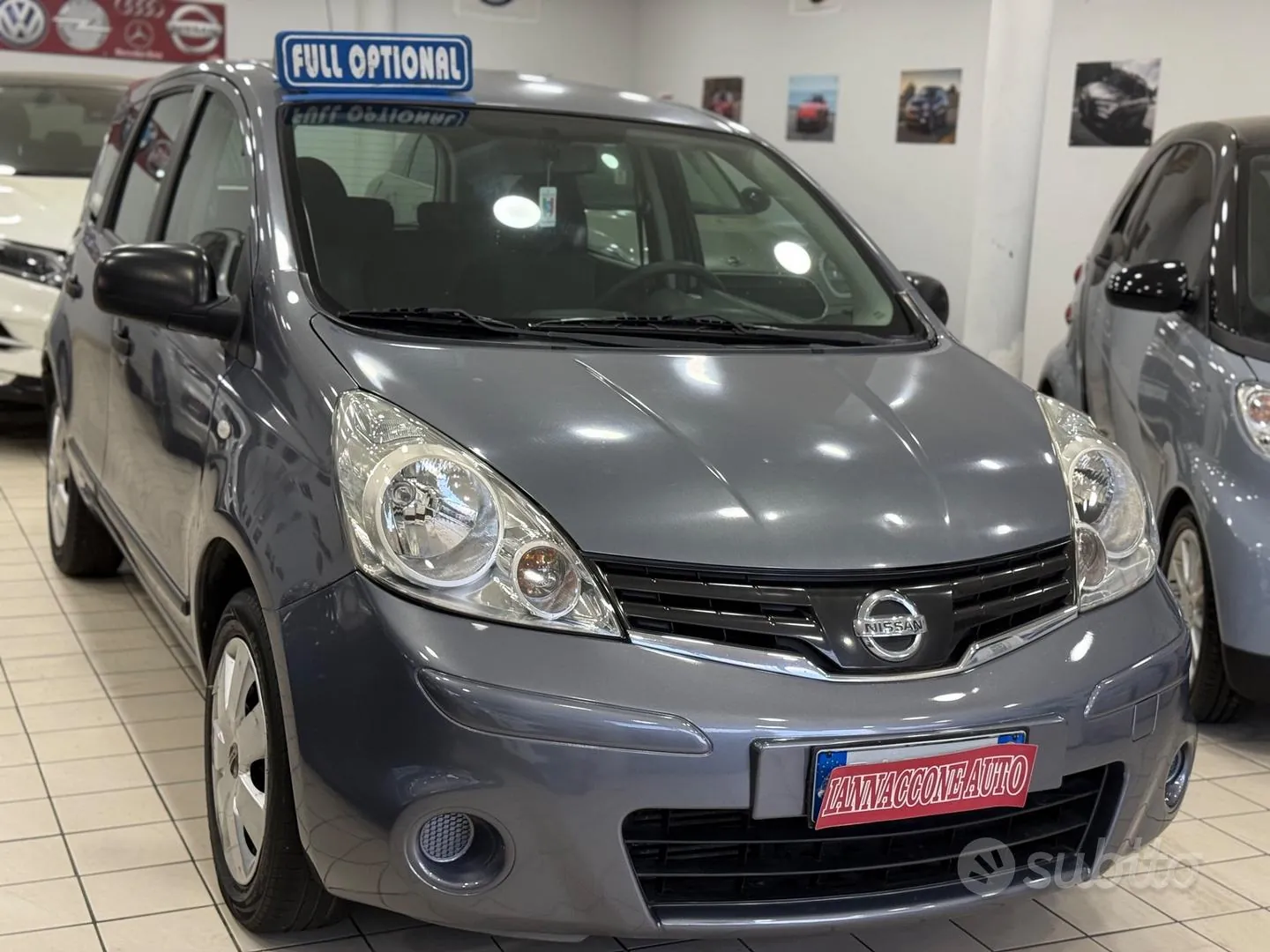 Nissan Note 2011 photo 2