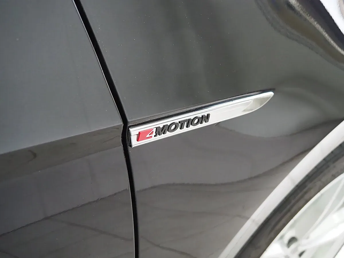Volkswagen Passat 2017 photo 2