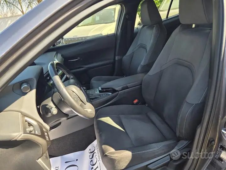 Lexus Ux 2022 photo 3