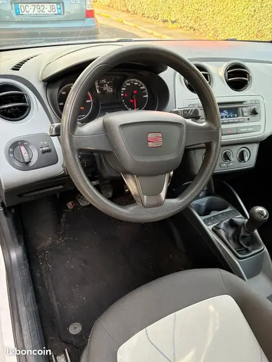 Seat Ibiza 2013 photo 3