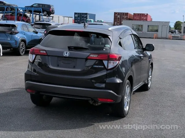 Honda Vezel Hybrid X 2014 photo 4