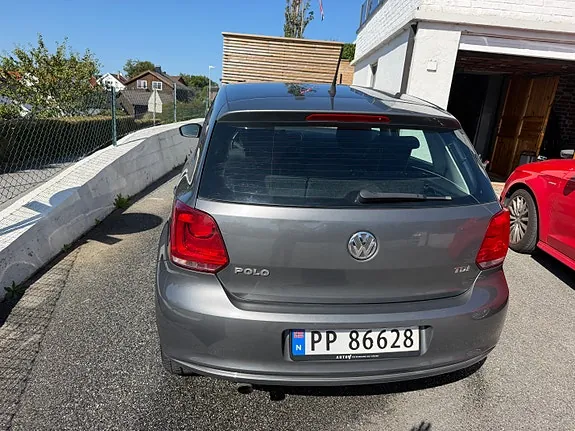 Volkswagen Polo 2010 photo 4