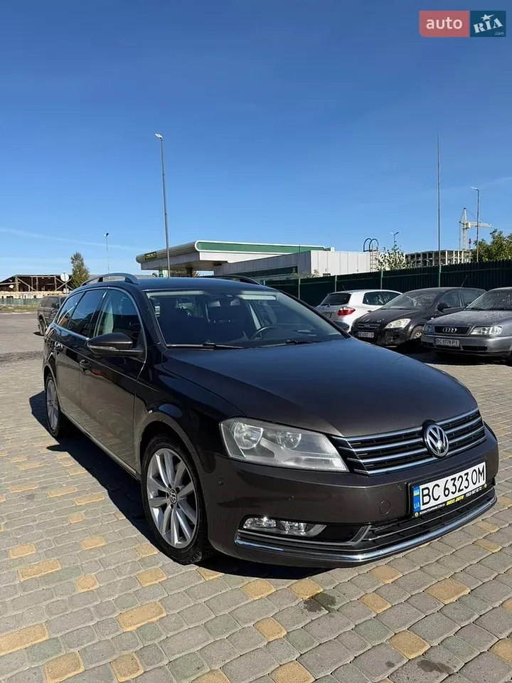 Volkswagen Passat 2013 photo 2