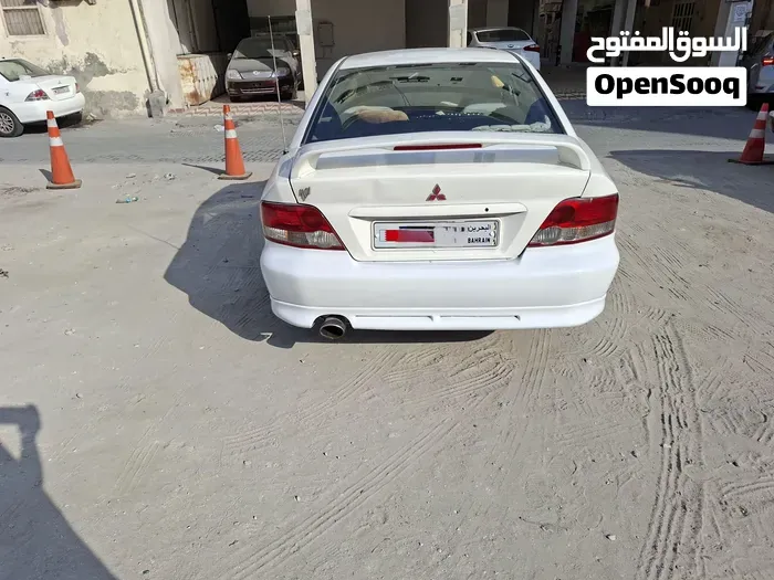 Mitsubishi Galant 2003 photo 3
