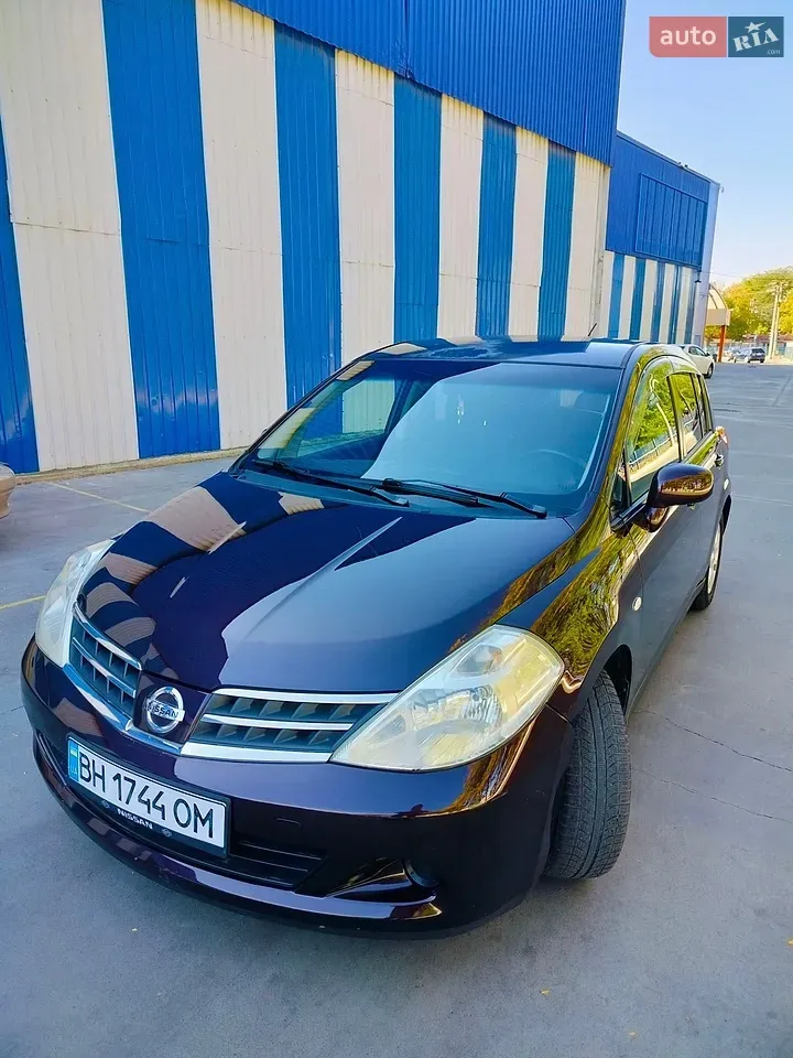 Nissan Tiida 2010 photo 3