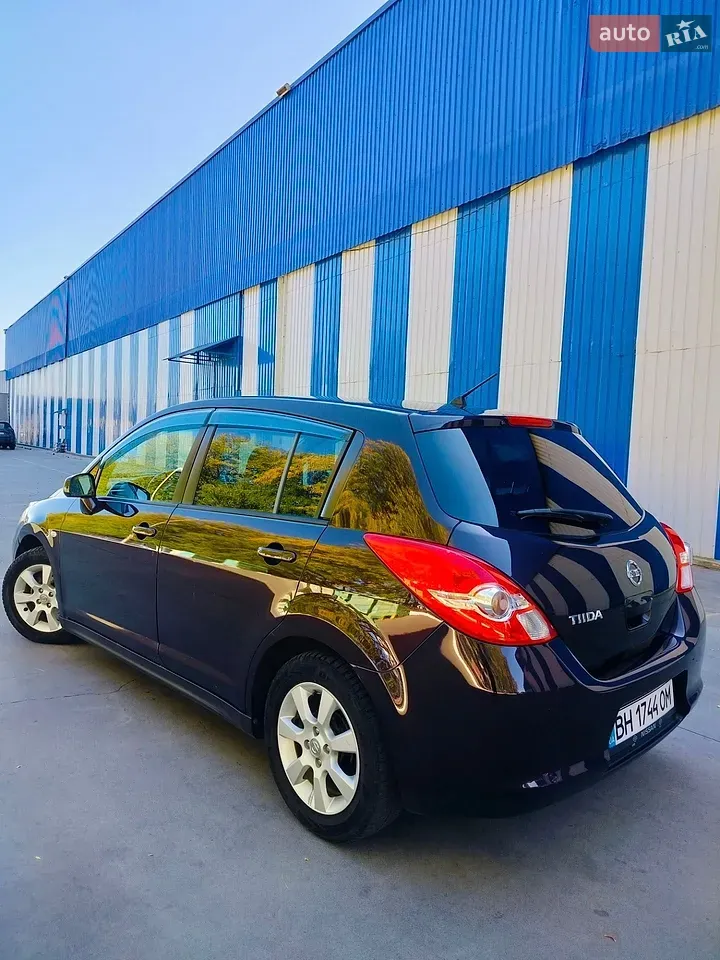 Nissan Tiida 2010 photo 5