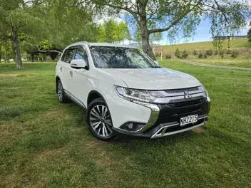 Mitsubishi Outlander 2021 photo 2