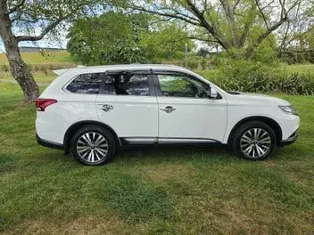 Mitsubishi Outlander 2021 photo 3