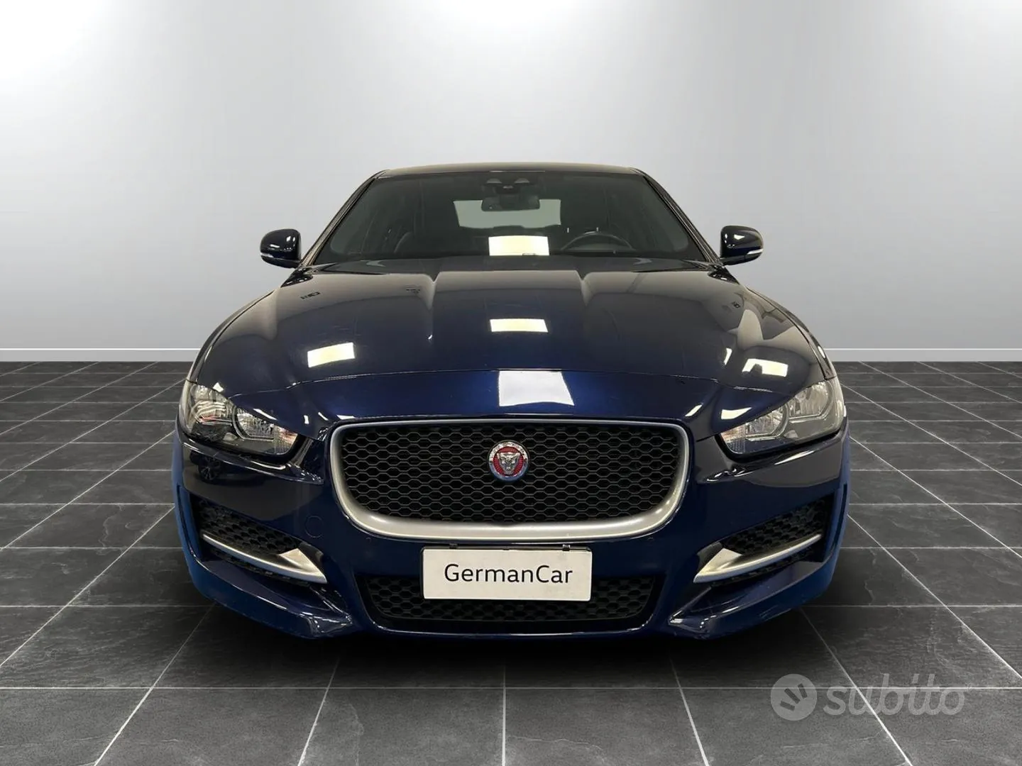 Jaguar Xe 2017 photo 2