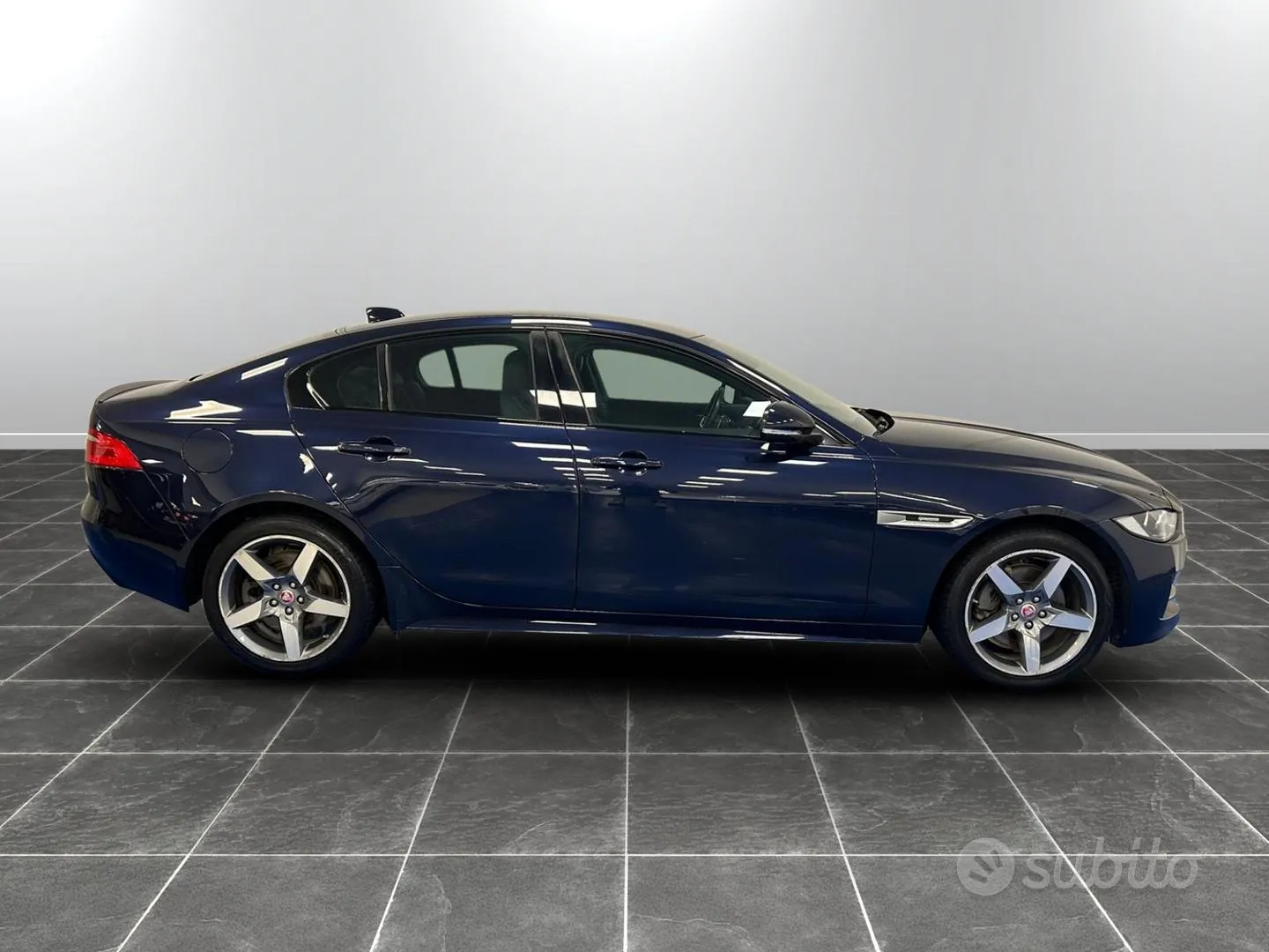 Jaguar Xe 2017 photo 3