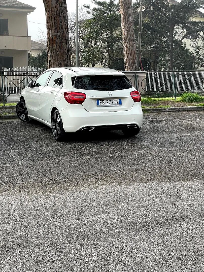 Mercedes-Benz A 2015 photo 2