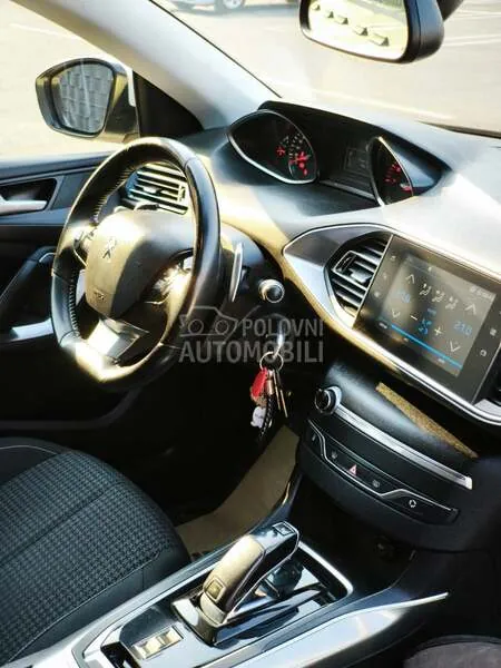 Peugeot 308 2019 photo 2