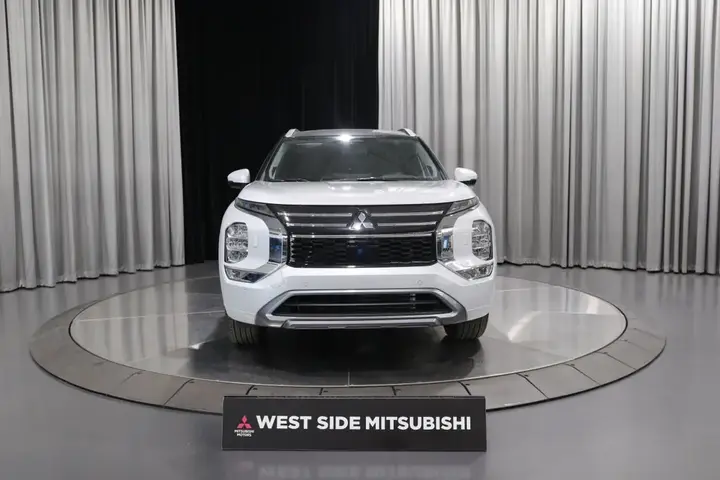 Mitsubishi Outlander 2026 photo 2