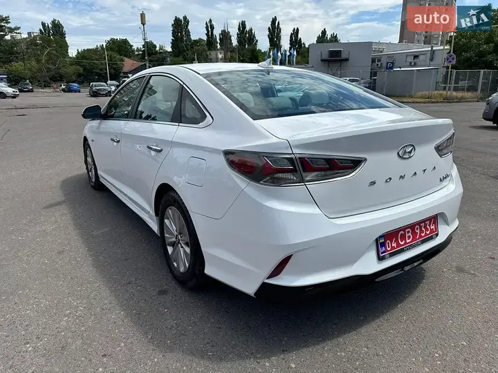 Hyundai Sonata 2019 photo 3