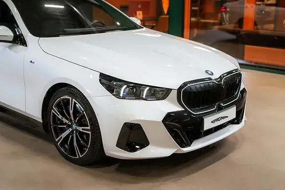 BMW I5 2024 photo 2