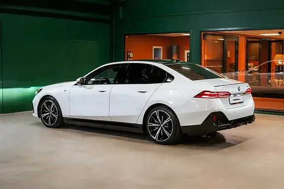 BMW I5 2024 photo 3