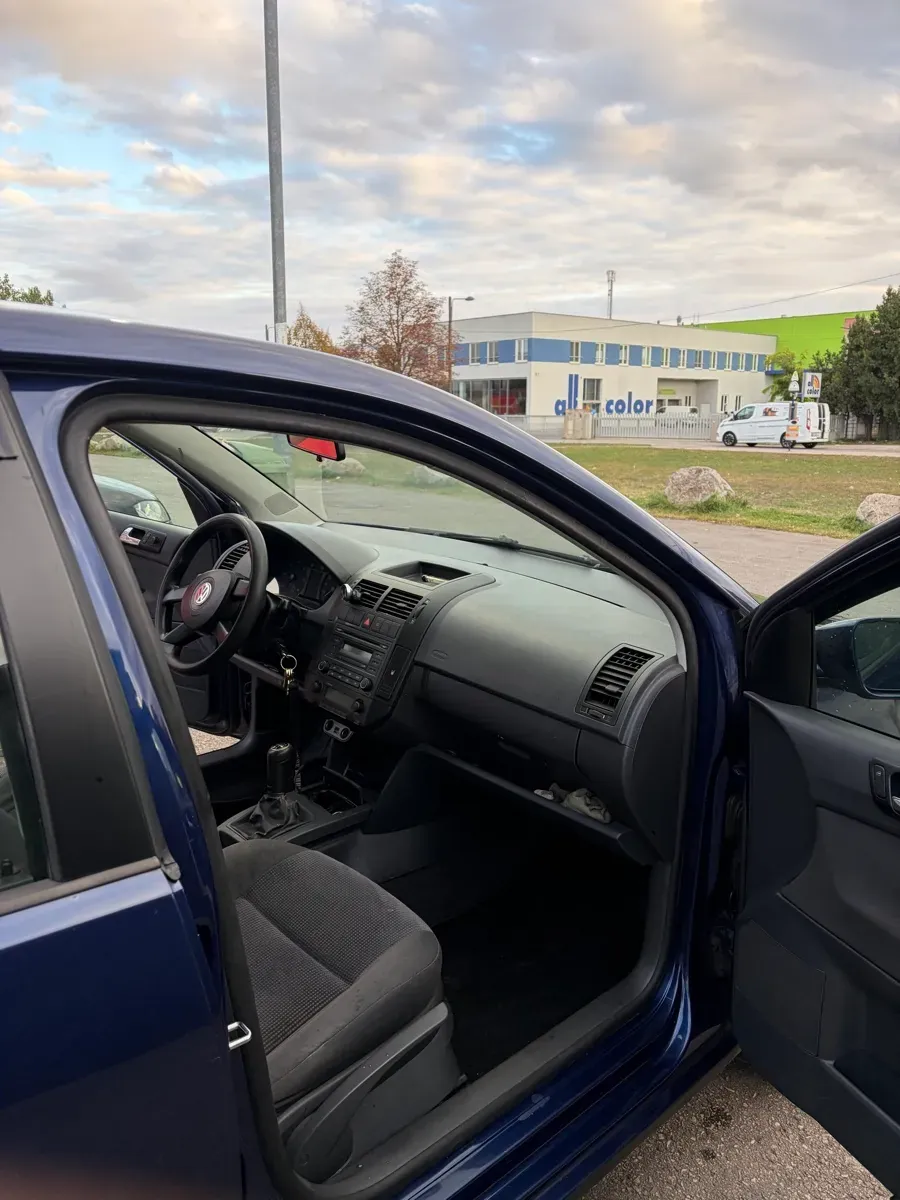 Volkswagen Polo 2005 photo 2