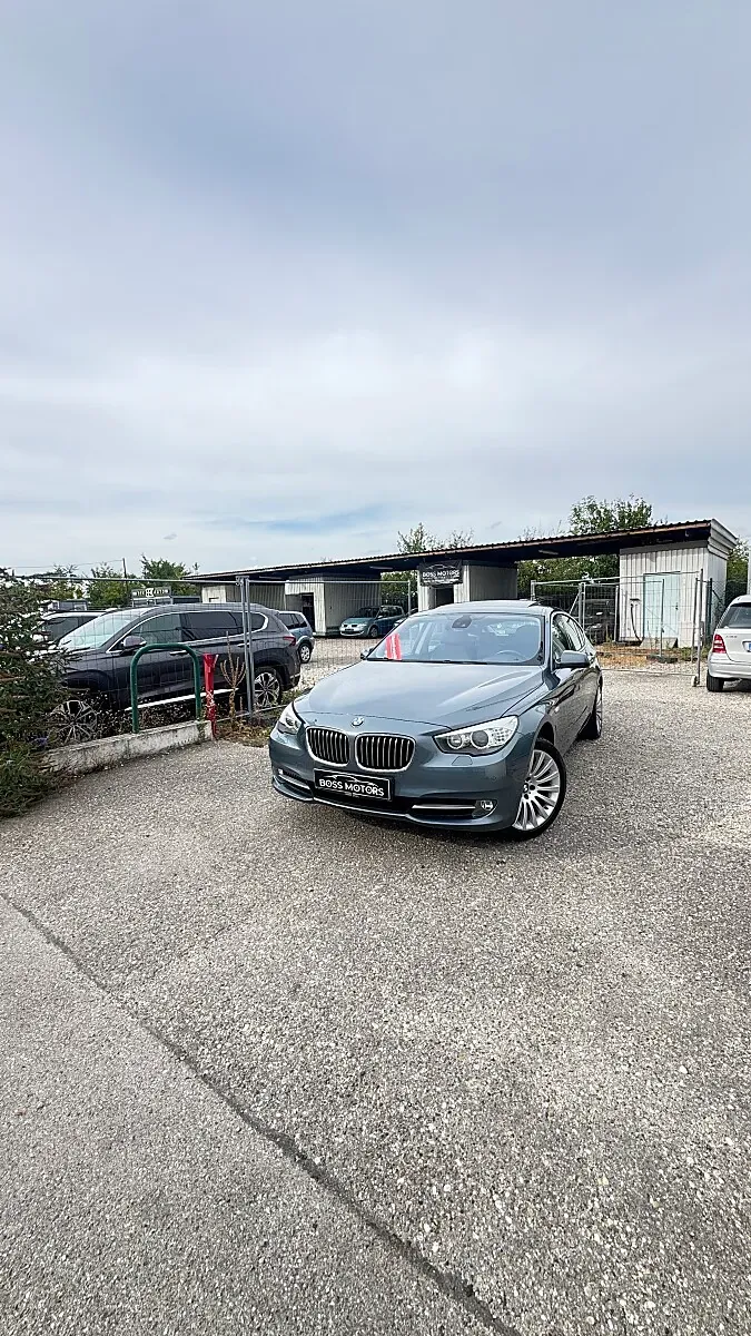 BMW 5 Series 2010 photo 2