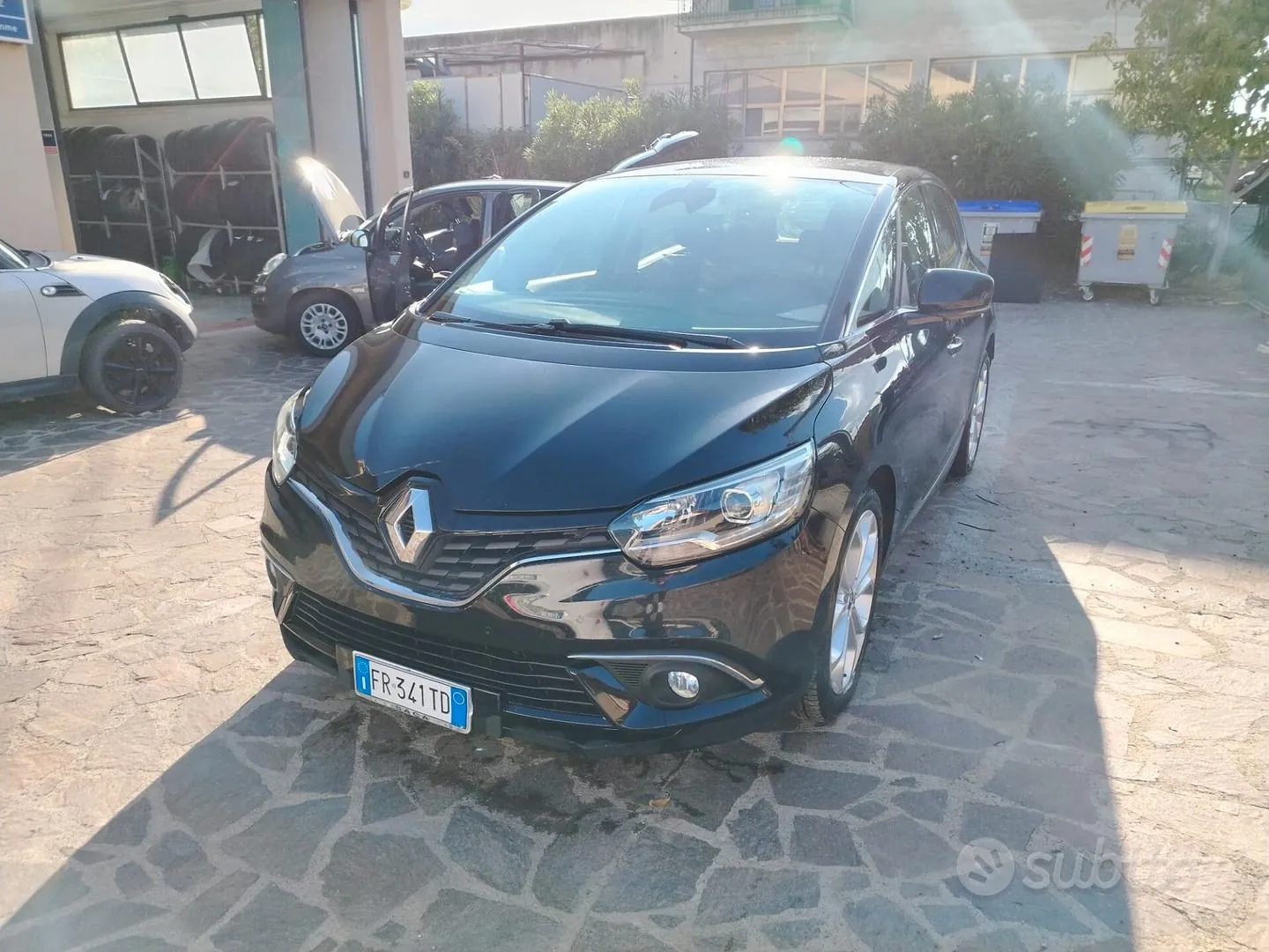 Renault Scenic 2018 photo 2