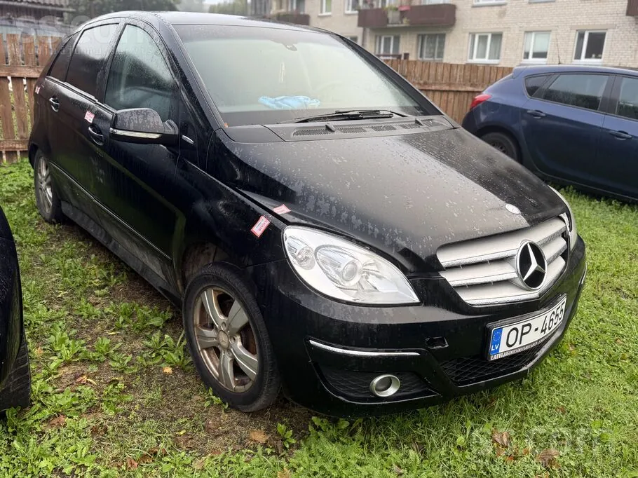 Mercedes-Benz B170
