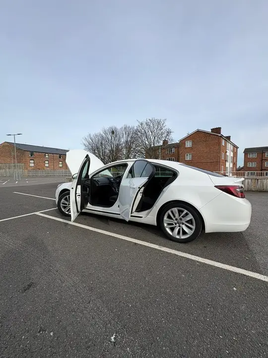 Vauxhall Insignia 2015 photo 4