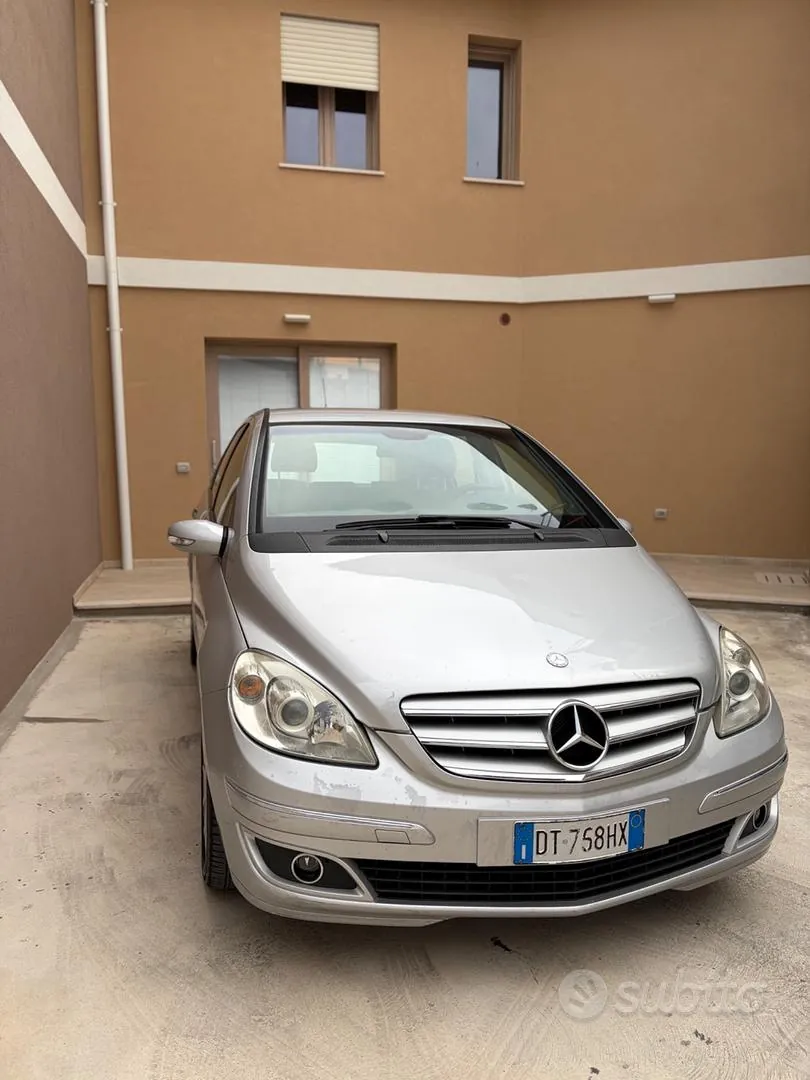 Mercedes-Benz B-Class 2009 photo 4