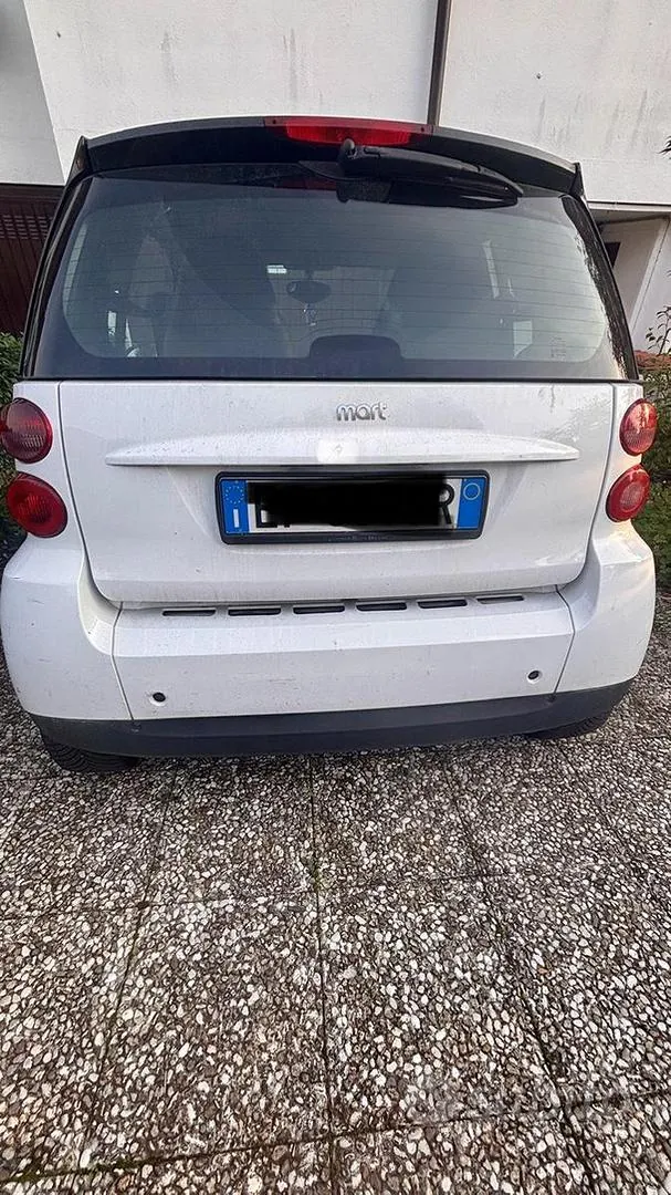Smart Fortwo 2011 photo 2