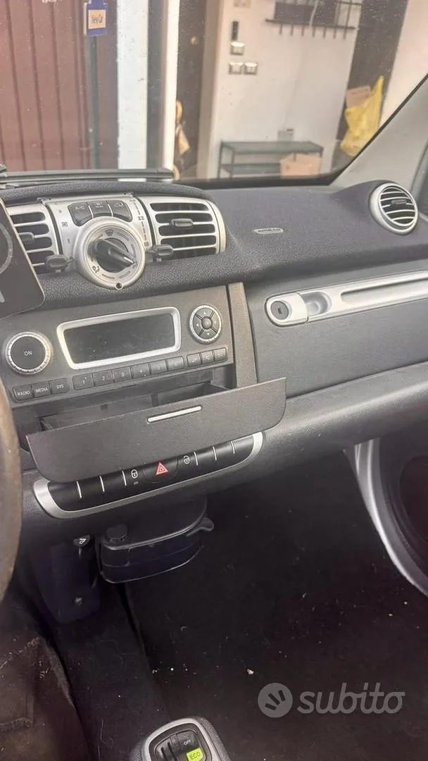 Smart Fortwo 2011 photo 4