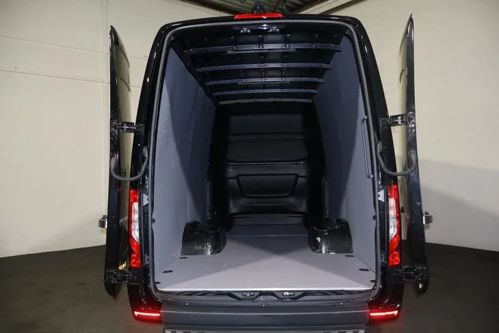 Mercedes-Benz Sprinter 2024 photo 3
