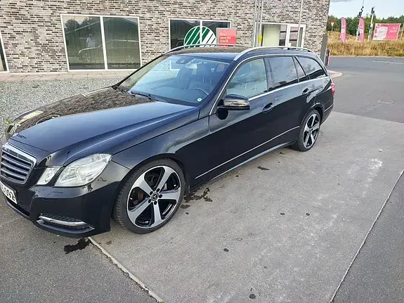 Mercedes-Benz E 220 2013 photo 3