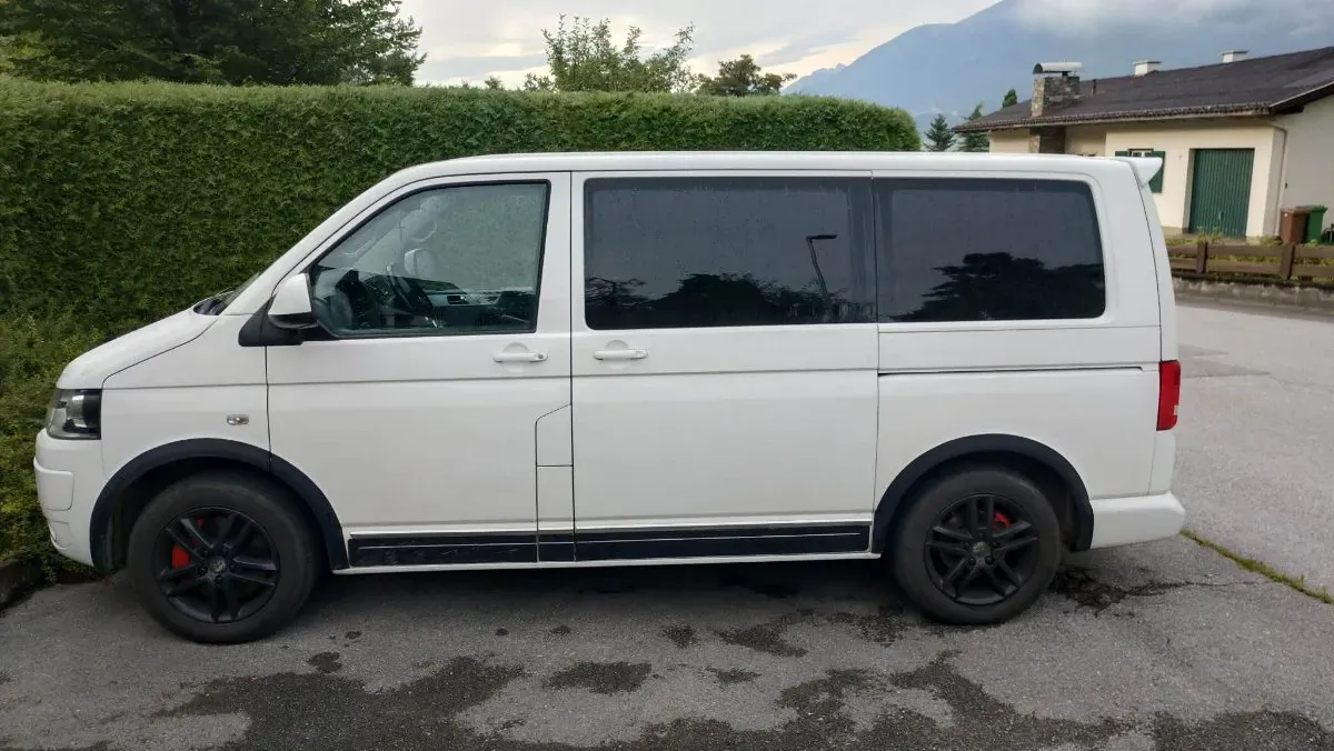 Volkswagen T5 2010 photo 2