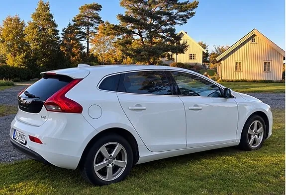 Volvo V40 2015 photo 5