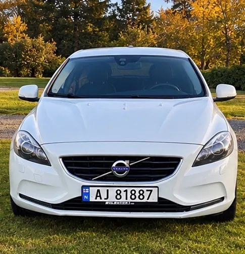 Volvo V40 2015 photo 2