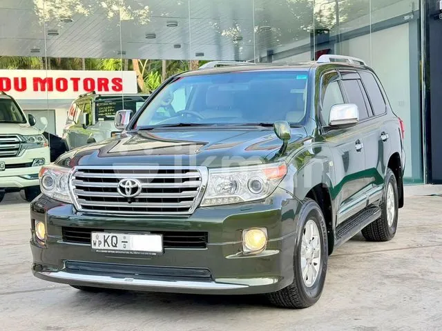 Toyota Land Cruiser 2011 photo 2