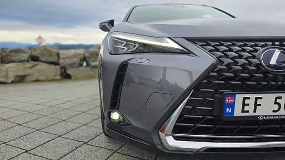 Lexus Ux300E 2023 photo 3