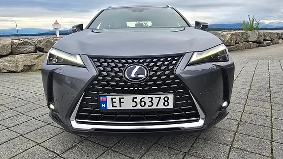 Lexus Ux300E 2023 photo 2
