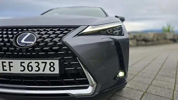Lexus Ux300E 2023 photo 4