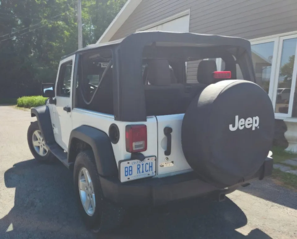 Jeep Wrangler 2012 photo 2